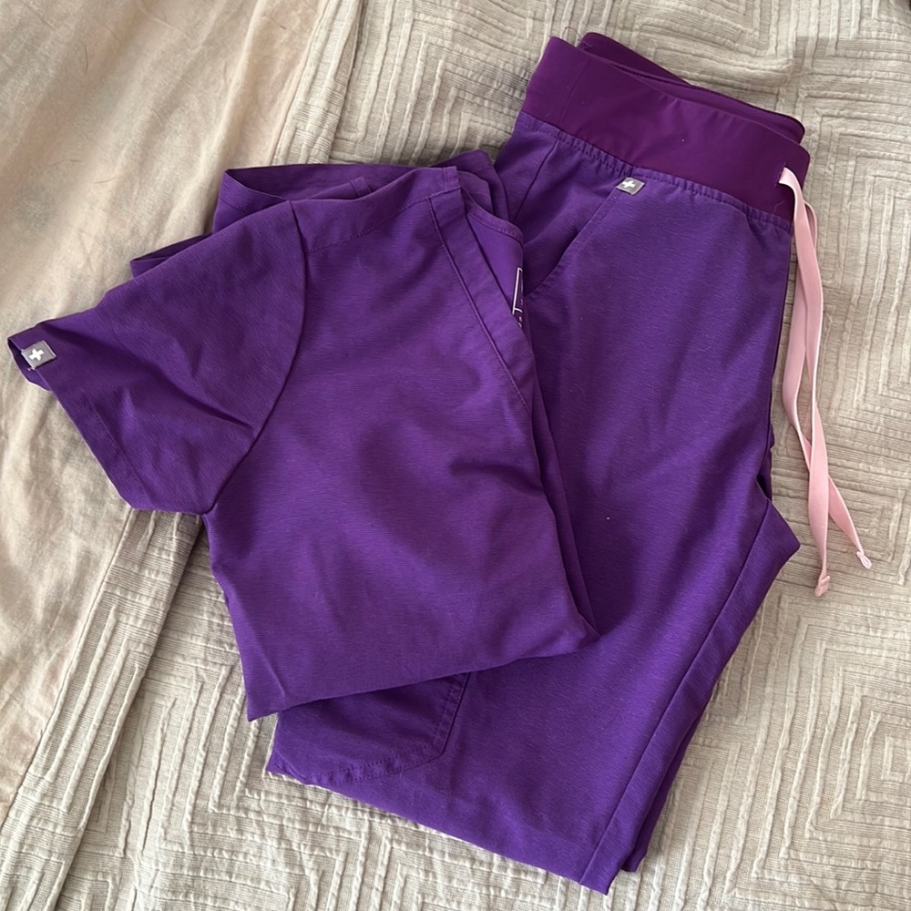 Figs scrubs